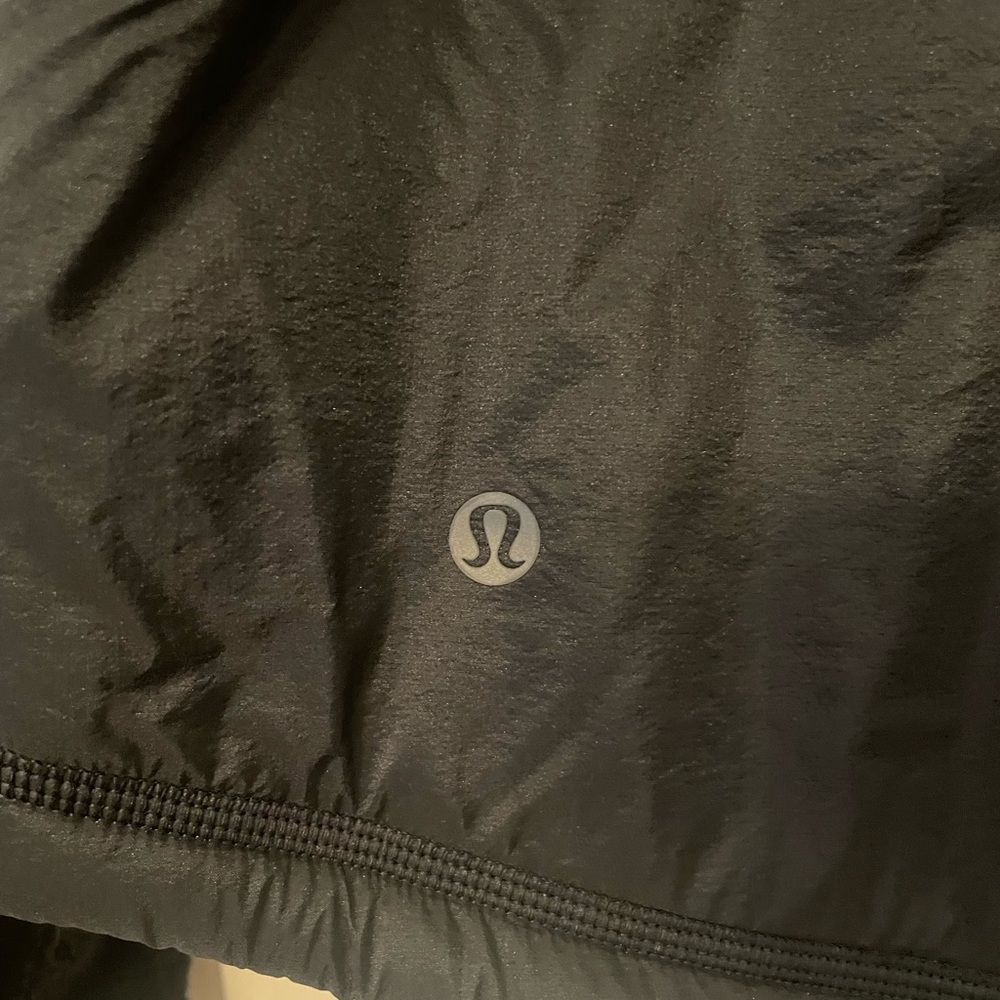 Lululemon jacket - Picture 9 of 9